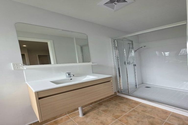 Photo of property in 10 Hillcrest Grove, Hillpark, Auckland, 2102