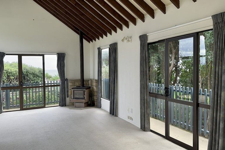 Photo of property in 69 Wellington Road, Paekakariki, 5034