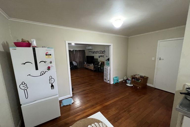 Photo of property in 1/17 Wheturangi Road, Greenlane, Auckland, 1051