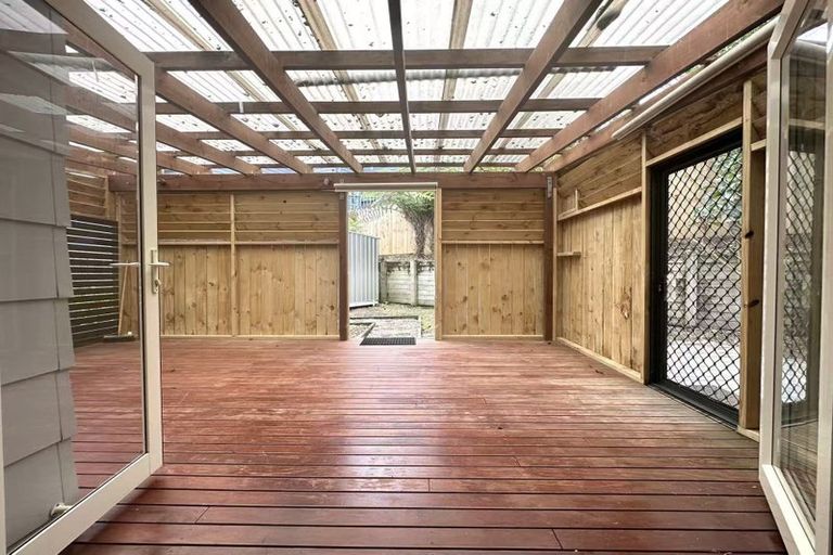 Photo of property in 1/62 Stapleford Crescent, Browns Bay, Auckland, 0630