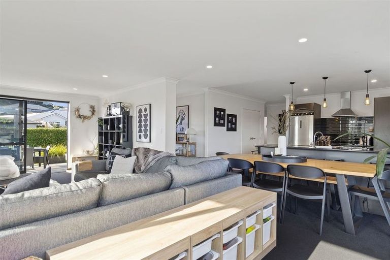 Photo of property in 39 Ballintoy Park Drive, Welcome Bay, Tauranga, 3175