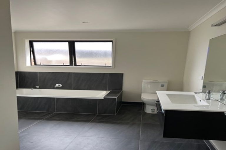 Photo of property in 2 Abernethy Way, Patumahoe, Pukekohe, 2679