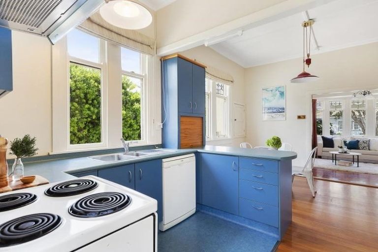 Photo of property in 51 Dundas Street, Seatoun, Wellington, 6022