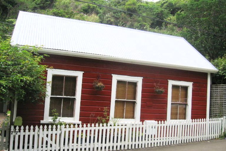 Photo of property in 75 Holloway Road, Aro Valley, Wellington, 6021