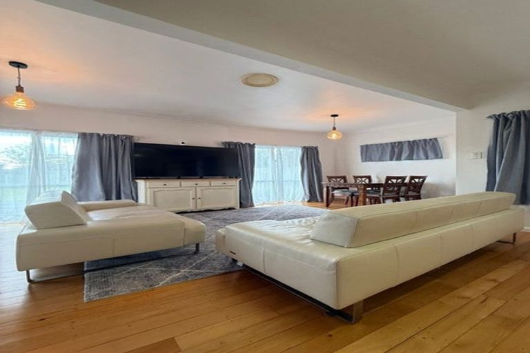 Photo of property in 12 Willis Road, Papakura, 2110