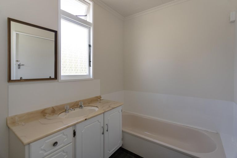 Photo of property in 56 Greta Street, South Hill, Oamaru, 9400