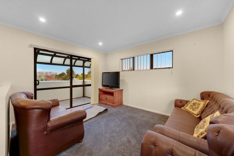 Photo of property in 8 Omana Road, Papatoetoe, Auckland, 2025