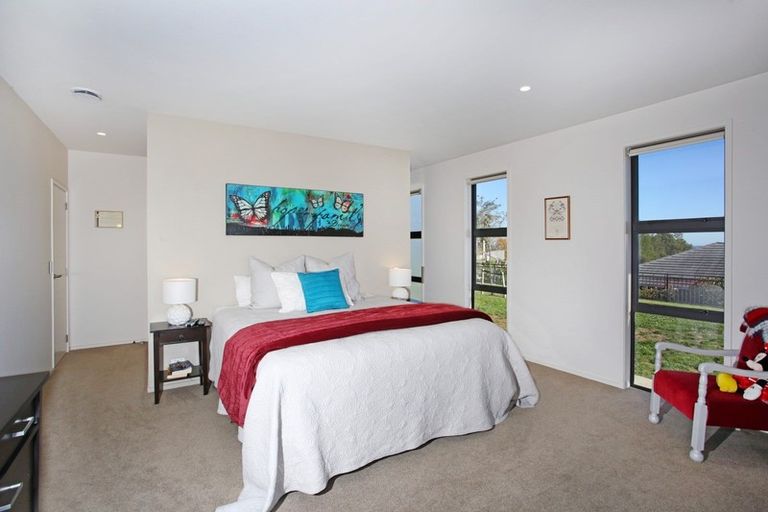 Photo of property in 11 Bernora Crescent, Bombay, 2675