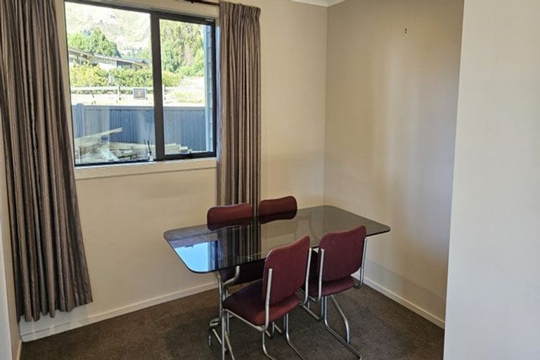 Photo of property in 17 Heuchan Lane, Wanaka, 9305