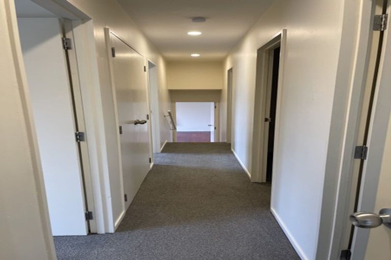 Photo of property in 6a Alma Street, Te Atatu South, Auckland, 0610