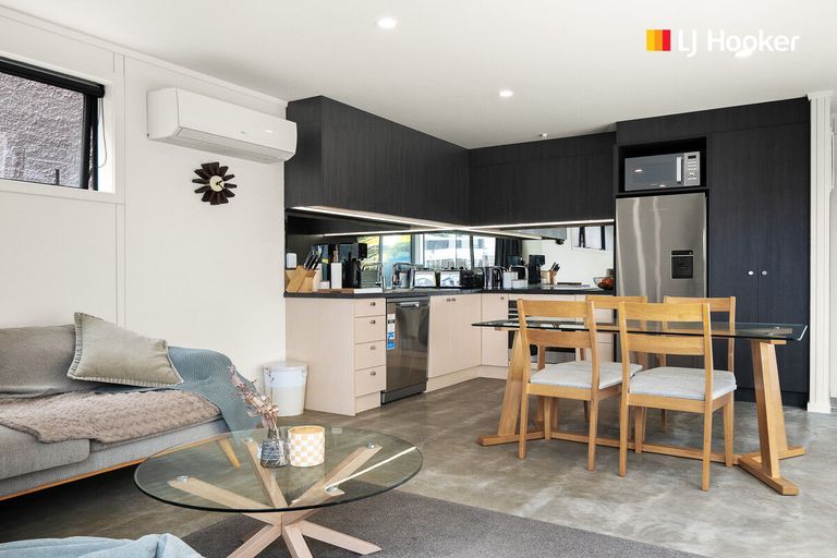 Photo of property in 108 Oxford Street, South Dunedin, Dunedin, 9012