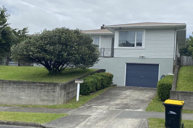 Photo of property in 3 Pembroke Street, Tawa, Wellington, 5028