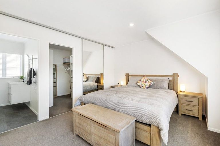 Photo of property in 1/18 Altair Place, Windsor Park, Auckland, 0632