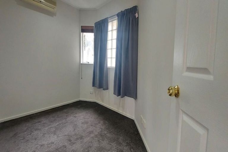 Photo of property in 825 Chapel Road, Shamrock Park, Auckland, 2016