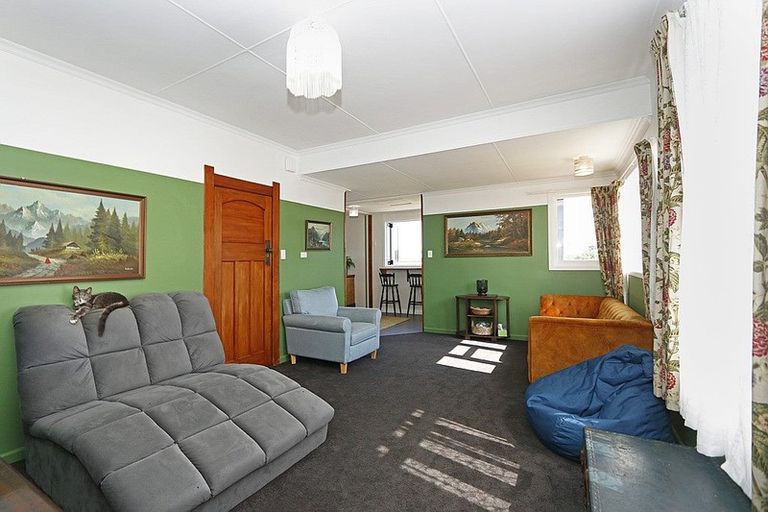 Photo of property in 357 Ketemarae Road, Hawera, 4675