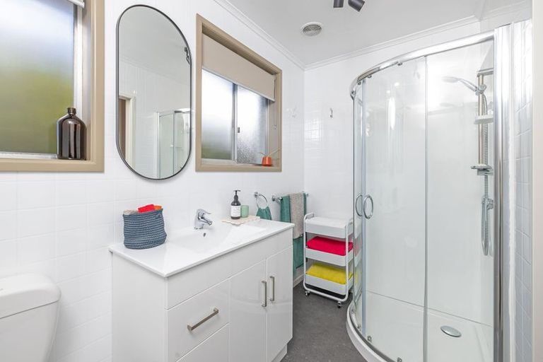 Photo of property in 13 Farrier Grove, Featherston, 5710