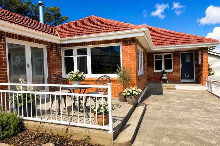Photo of property in 5 Omar Street, Khandallah, Wellington, 6035