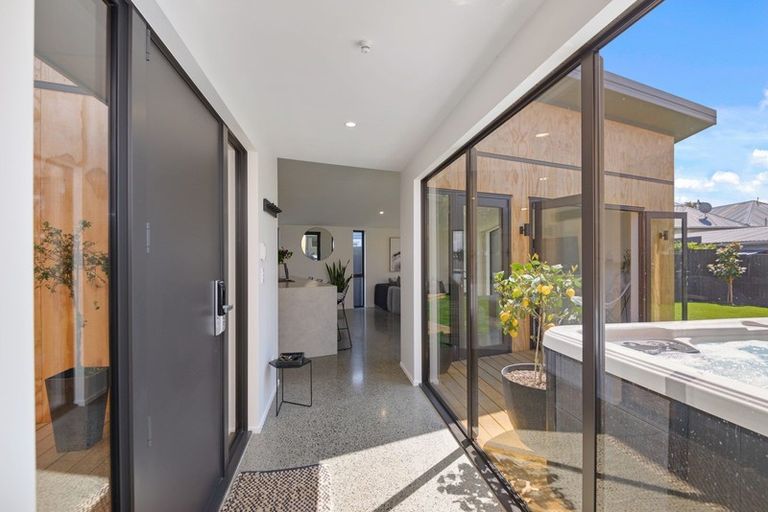 Photo of property in 98 Osborne Street, Waltham, Christchurch, 8011