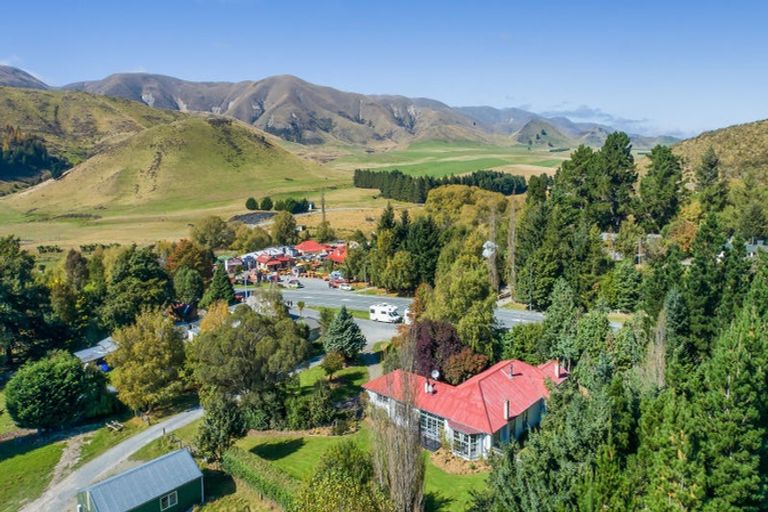 Photo of property in 2122 Fairlie Tekapo Road, Burkes Pass, Fairlie, 7987