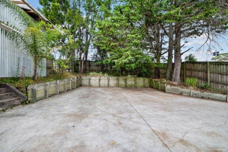 Photo of property in 1/523 Glenfield Road, Glenfield, Auckland, 0629