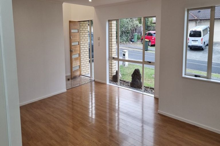 Photo of property in 37 Innisowen Place, Flat Bush, Auckland, 2019