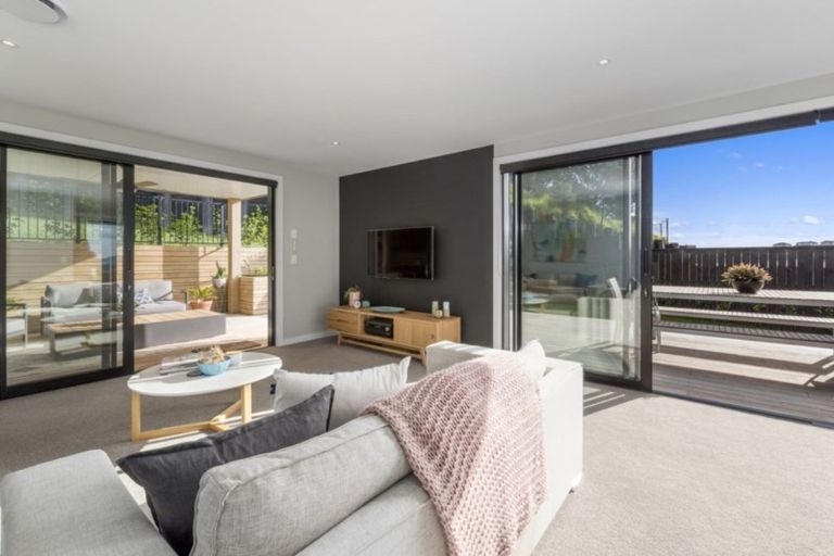 Photo of property in 57 Cilliers Drive, Silverdale, 0932