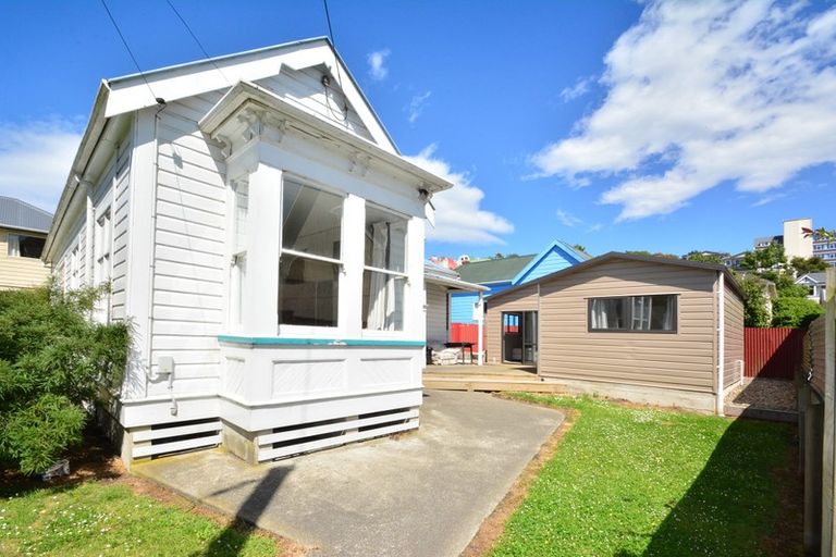 Photo of property in 122 Harbour Terrace, North Dunedin, Dunedin, 9016