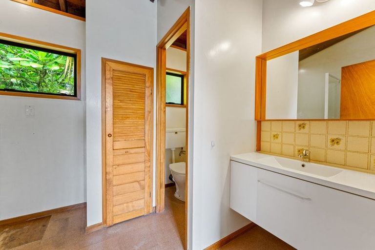 Photo of property in 10 Poplar Road, Stanmore Bay, Whangaparaoa, 0932