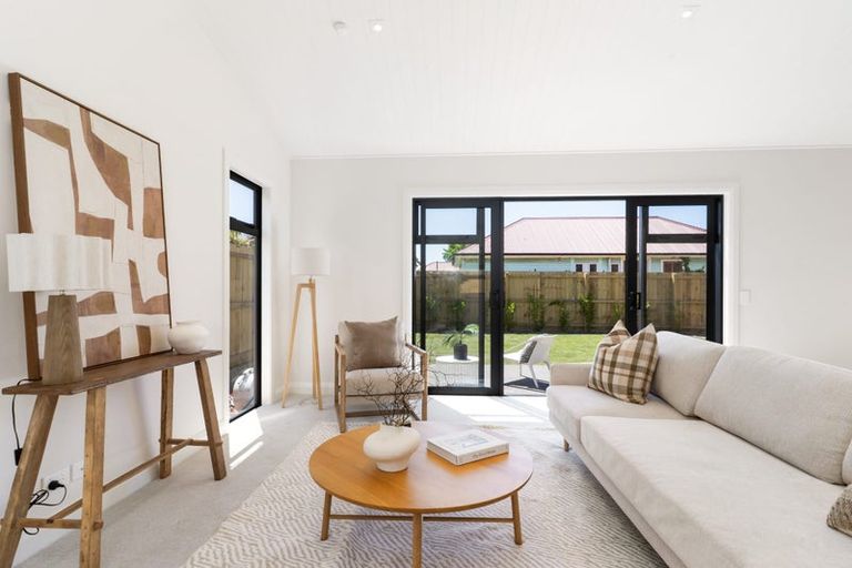 Photo of property in 157 Centaurus Road, Saint Martins, Christchurch, 8022