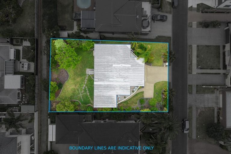 Photo of property in 14 Clyside Avenue, Half Moon Bay, Auckland, 2012