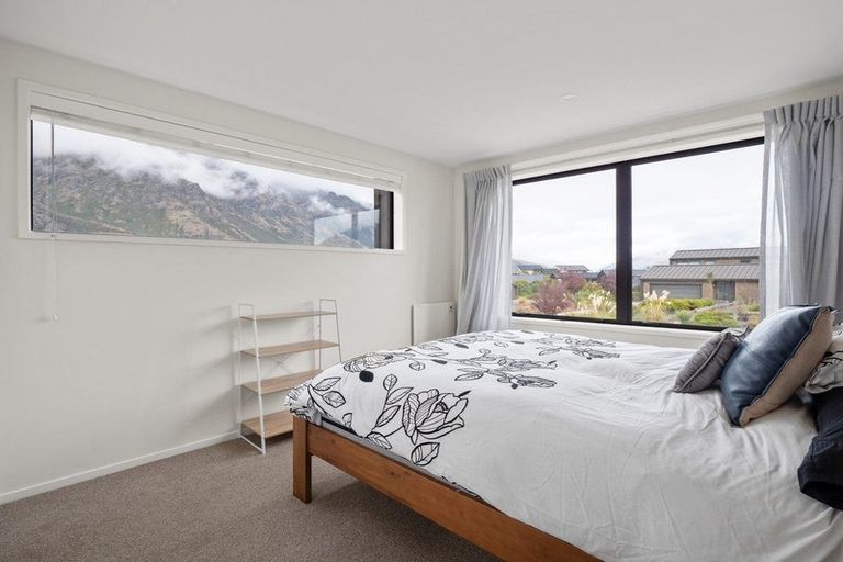 Photo of property in 35 Jacks Point Rise, Jacks Point, Queenstown, 9371