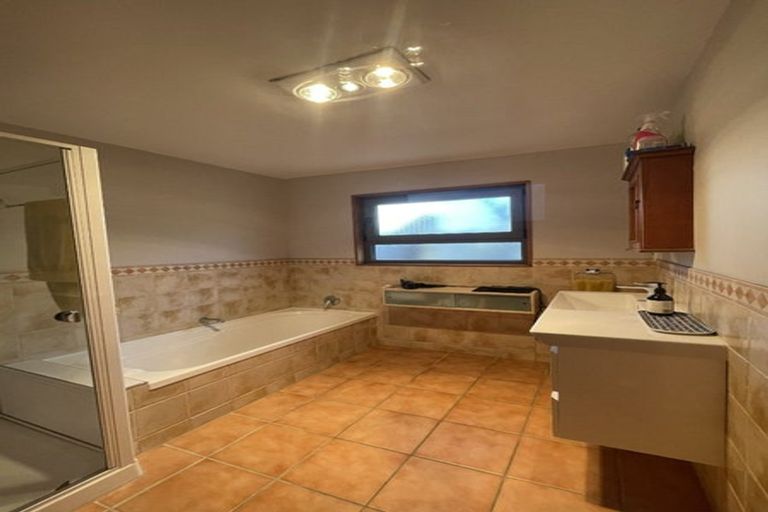 Photo of property in 237a Wainoni Road, Avondale, Christchurch, 8061