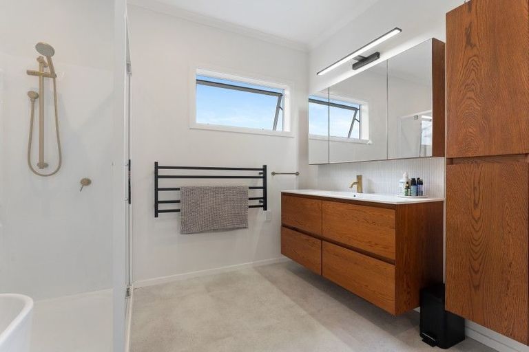 Photo of property in 51b Omata Road, Marfell, New Plymouth, 4310