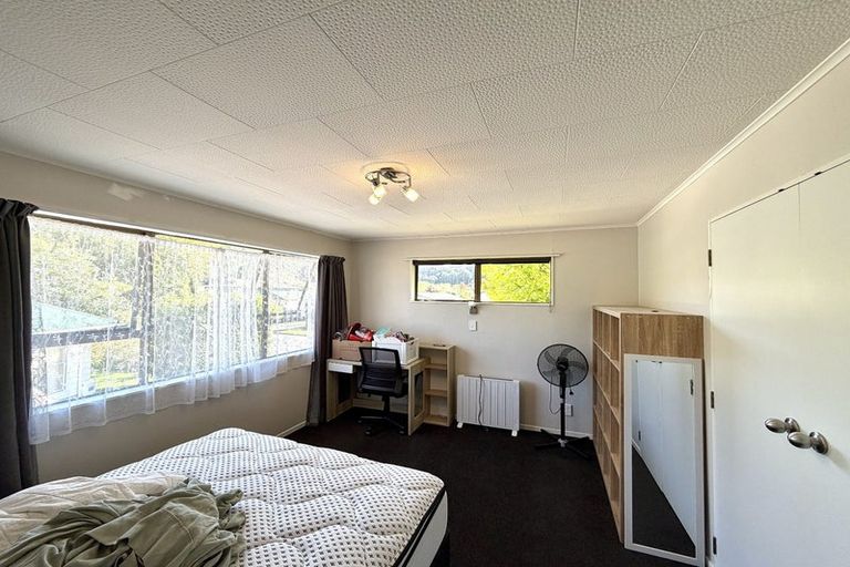 Photo of property in 34 Gemstone Drive, Birchville, Upper Hutt, 5018