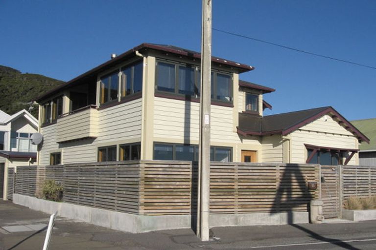 Photo of property in 131 Marine Parade, Eastbourne, Lower Hutt, 5013