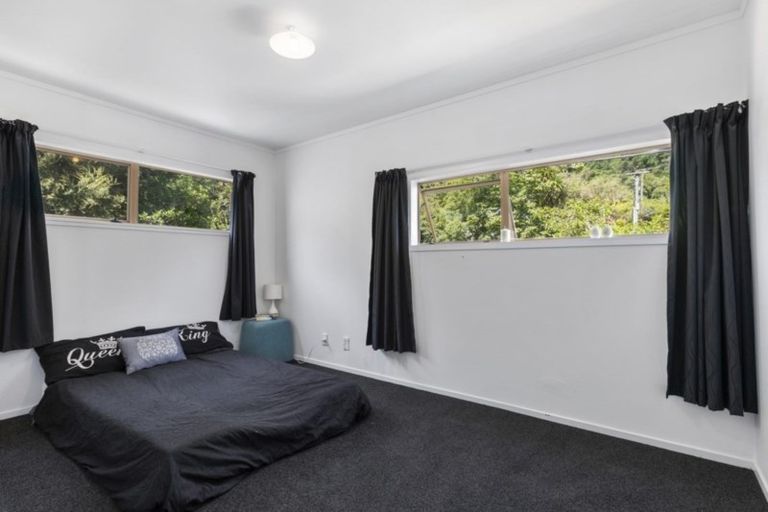 Photo of property in 105 Kamahi Street, Stokes Valley, Lower Hutt, 5019