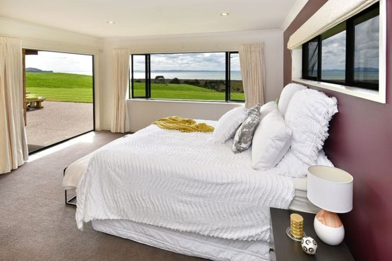 Photo of property in 1880 South Head Road, South Head, Helensville, 0874