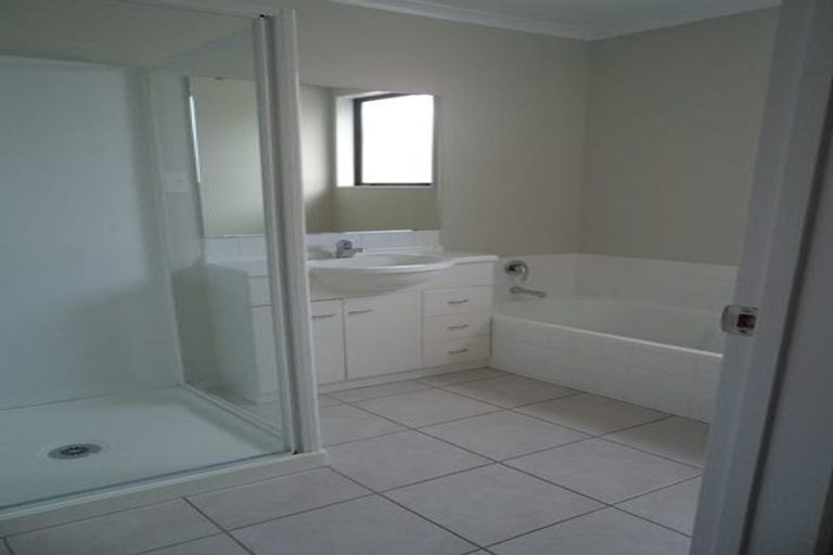 Photo of property in 46 Bruce Pulman Drive, Takanini, 2112