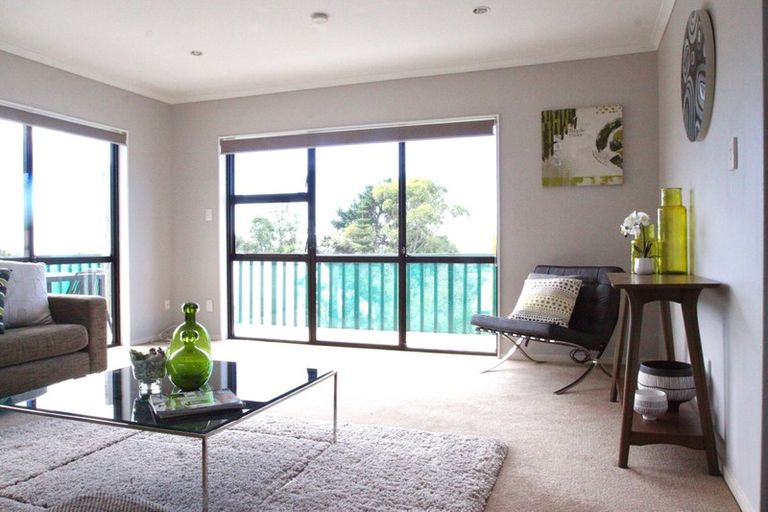 Photo of property in 42 Elliston Crescent, Stanmore Bay, Whangaparaoa, 0932