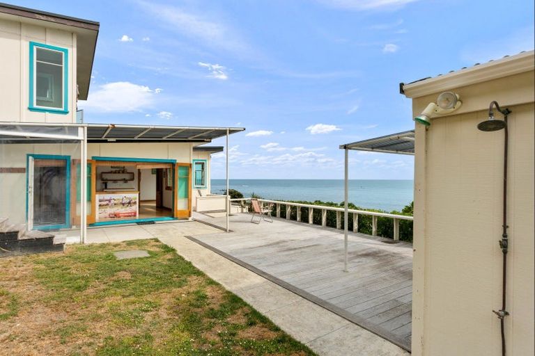 Photo of property in 53 Makorori Beach Road, Makorori, Gisborne, 4073