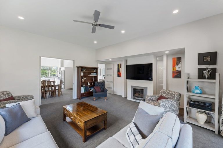 Photo of property in 3 Dunsford Close, Halswell, Christchurch, 8025