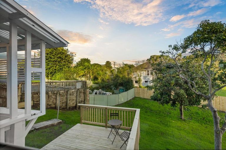 Photo of property in 158 Hutchinson Avenue, New Lynn, Auckland, 0600