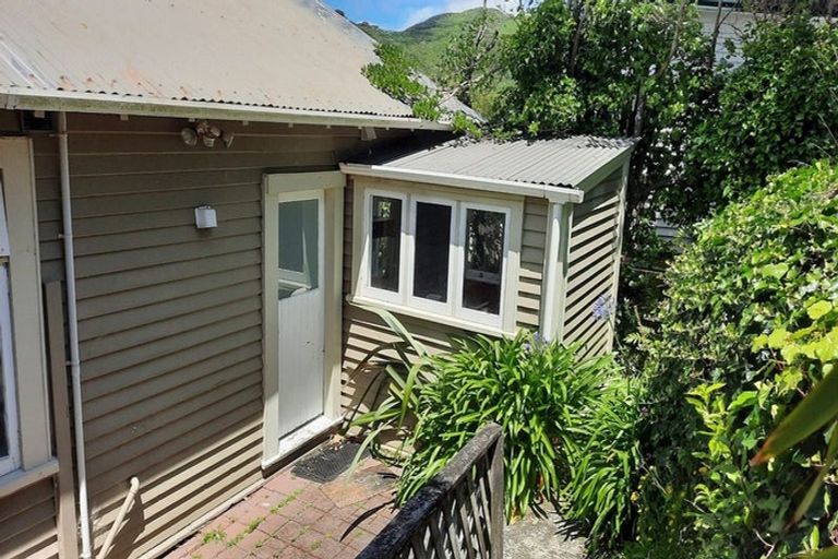 Photo of property in 44 Mount Pleasant Road, Aro Valley, Wellington, 6012