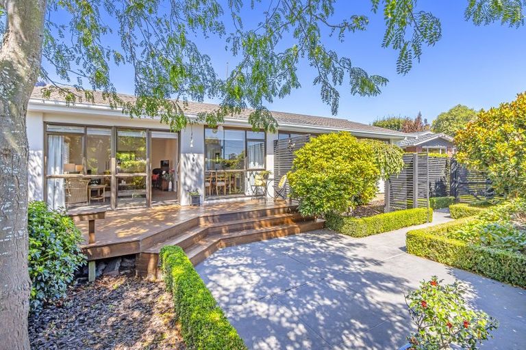 Photo of property in 2 Woodbank Street, Somerfield, Christchurch, 8024