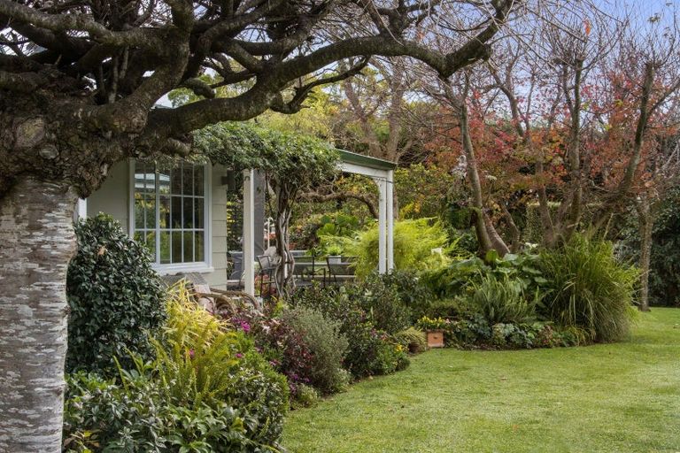 Photo of property in 42 Kayelene Place, Omokoroa, 3114