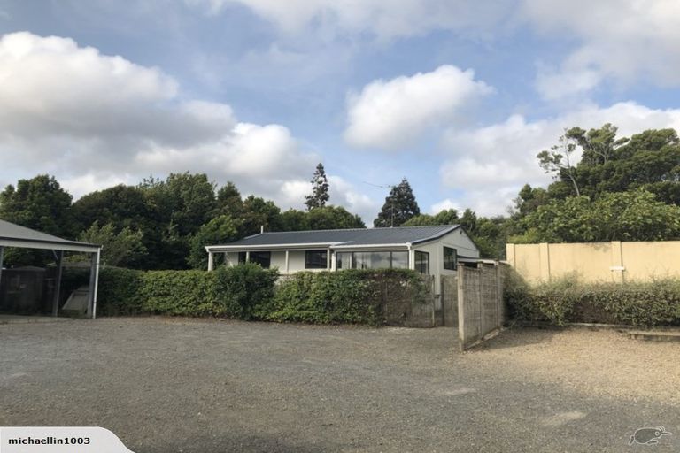 Photo of property in 283 Old North Road, Kumeu, 0892