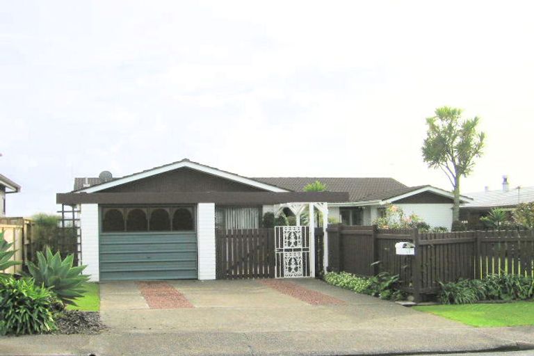 Photo of property in 61 Rosario Crescent, Red Beach, 0932