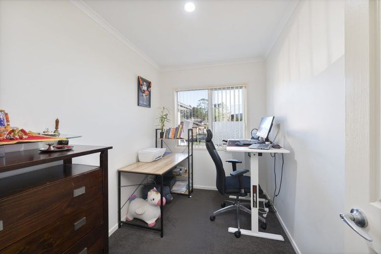 Photo of property in 48 San Marino Drive West, Henderson, Auckland, 0612