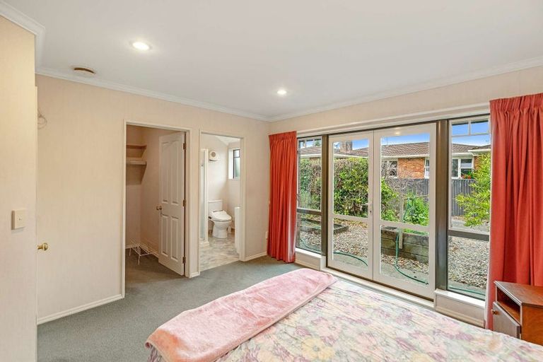 Photo of property in 11 Sutherland Crescent, Westbrook, Palmerston North, 4412