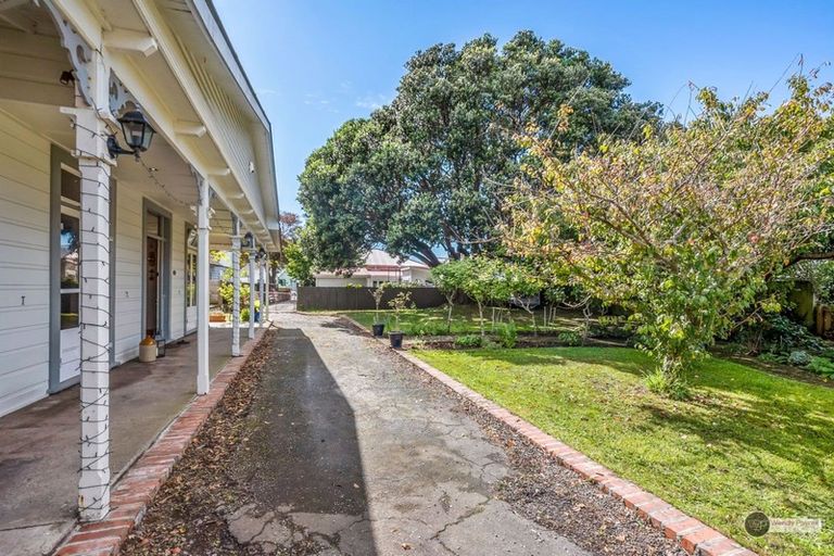 Photo of property in 36 Riddlers Crescent, Petone, Lower Hutt, 5012